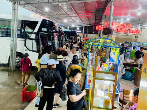 Không Gian Của Trạm Dừng Chân Cảnh Thảo Nguyên