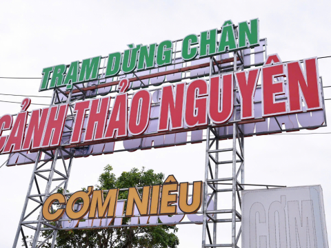 Khách Hàng Của Cảnh Thảo Nguyên 